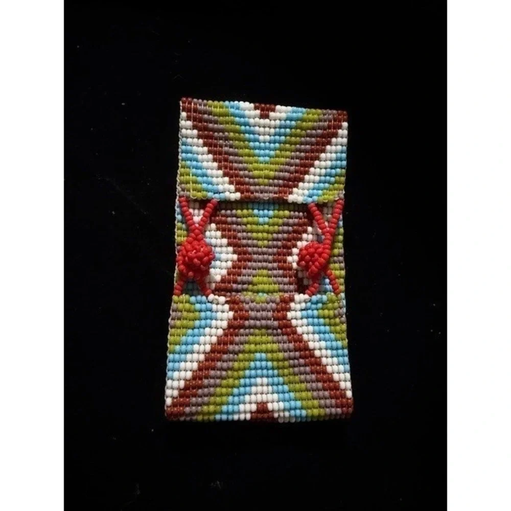 Native American Inspired Seed Bead Bracelet geometric design gorgeous no flaws